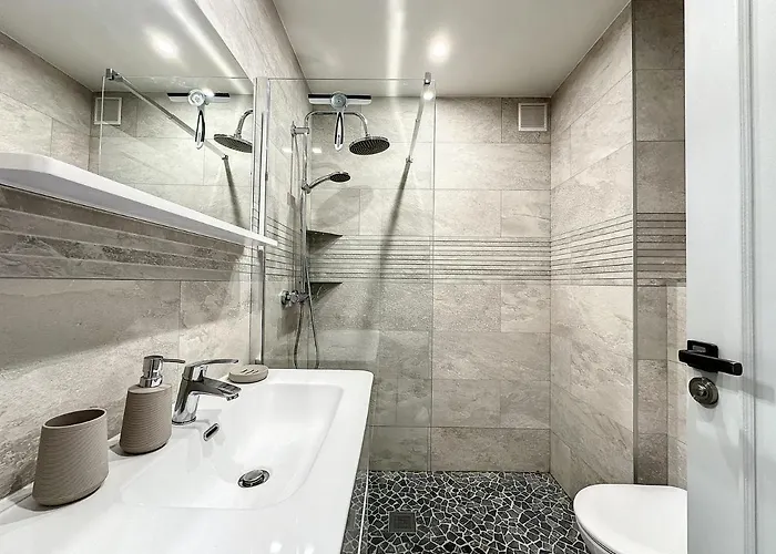 De Jonathan - Refait A Neuf - A 200m *