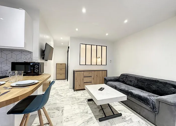 De Jonathan - Refait A Neuf - A 200m Apartment *