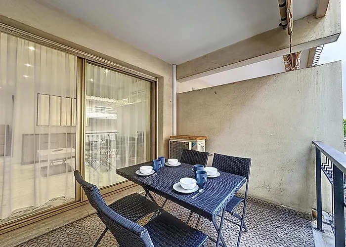 Apartment De Jonathan - Refait A Neuf - A 200m Juan-les-Pins